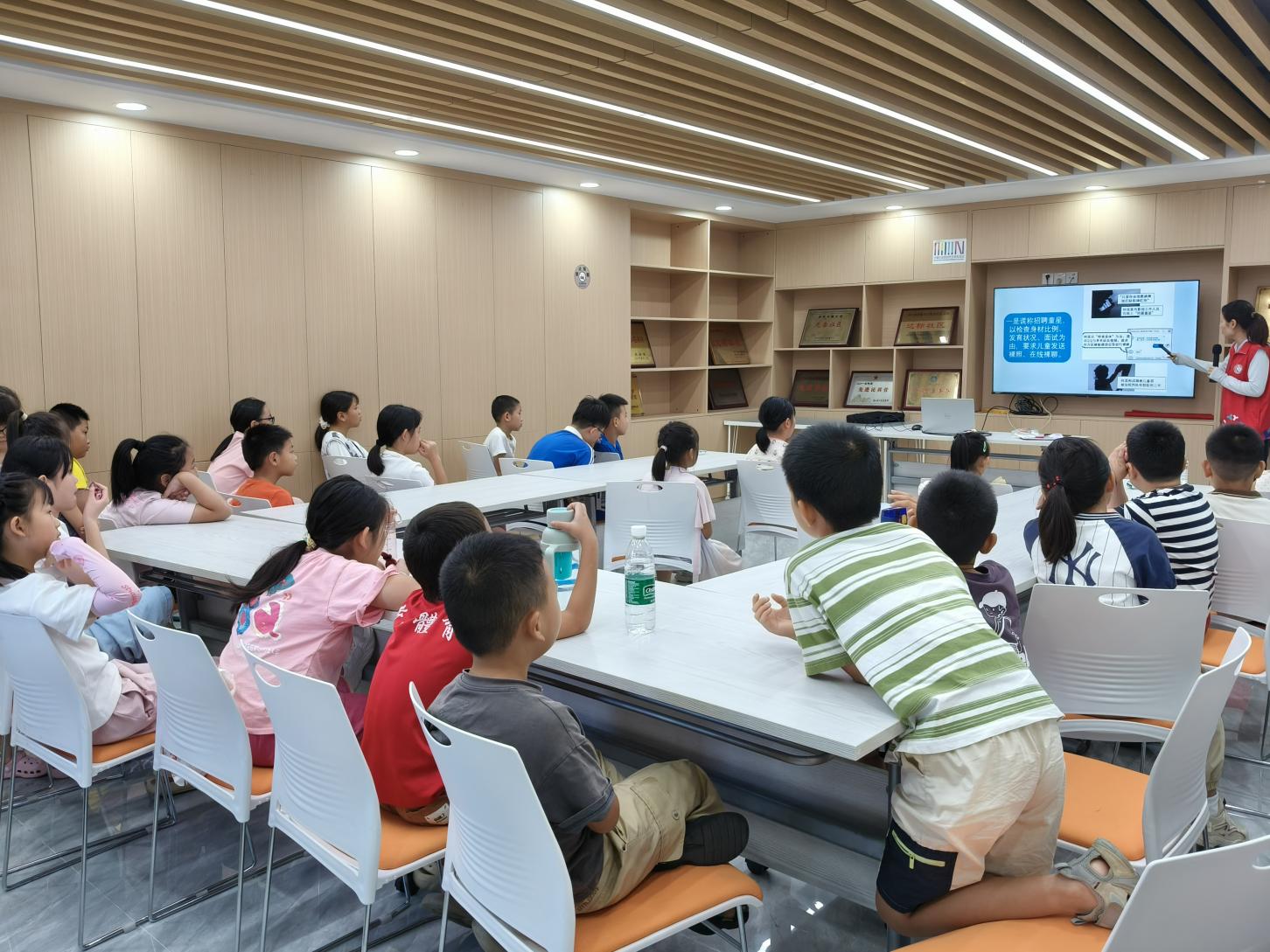 西丽街道大磡社区开展儿童网络安全教育活动
