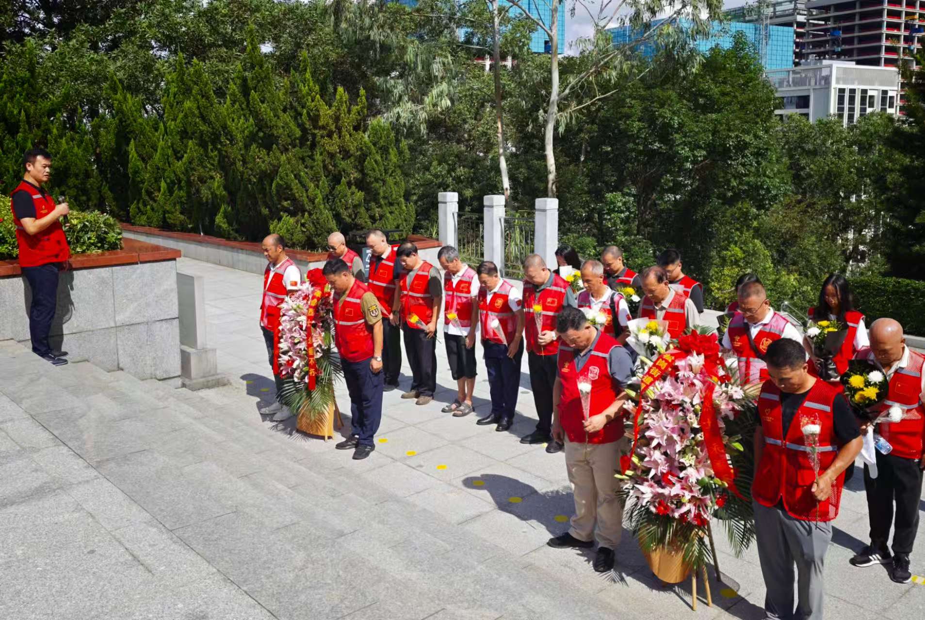 松岗燕罗联合举办烈士纪念日活动，传承英烈精神