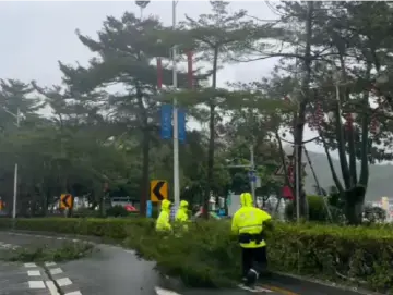 读特热评|咱们一起来,一定能打赢