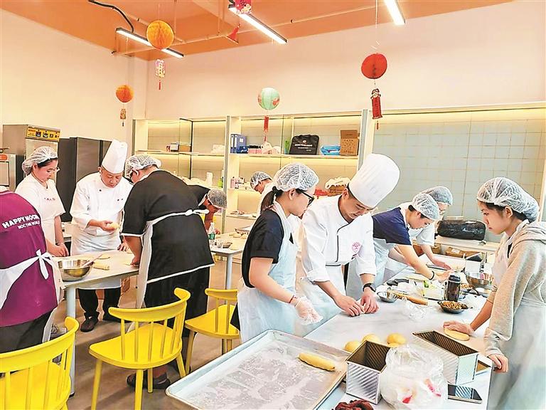 宝安“青年小店合伙人计划”提供从培训到实践的全链条创业支持