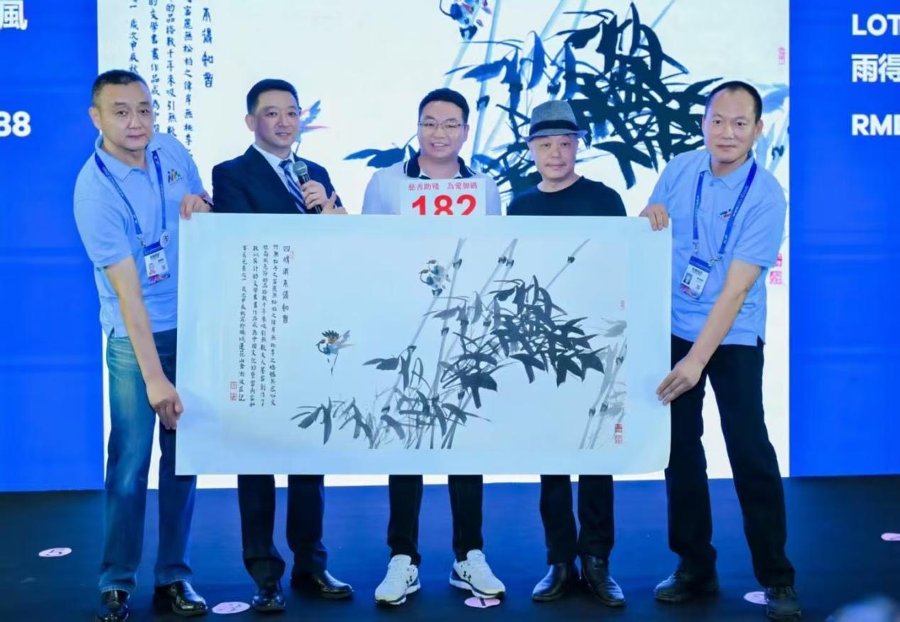 消费保创立十周年，携手深圳市南山区慈善会赠送“爱心服务包”