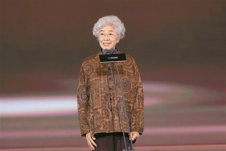 83岁传奇院士王志珍：心无旁骛追求最本质 最纯粹的科学问题
