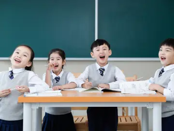 娃放假，我上班？“春秋假”刷屏，这届家长喜忧参半