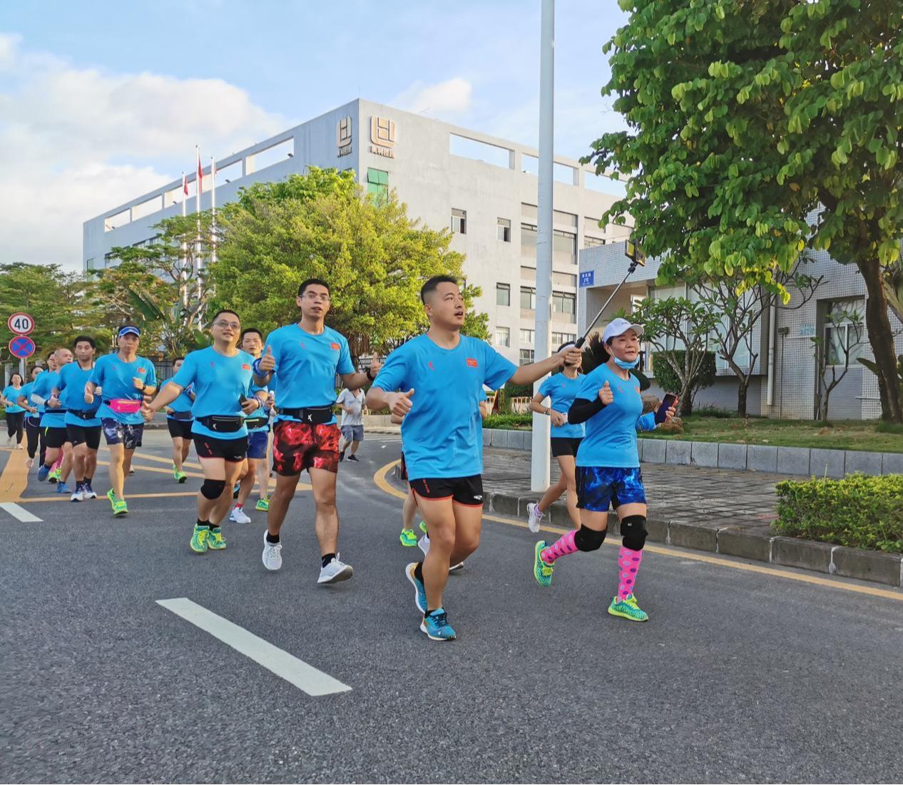 热血又暖心！坑梓企业家化身志愿者，激发社区治理新活力