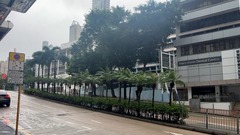 香港“八号风球”信号持续生效 
