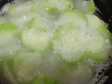 下午茶 | “丝瓜汤”这个梗咋火的？现实中，真“去火”的除了丝瓜还有这些食物……