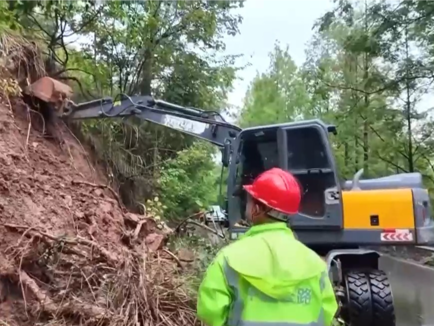 四川巴中遭遇强降雨，已紧急避险转移4548人