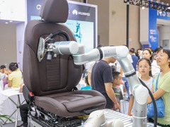 人性化、国际化、普惠化：智博会上的中国“智能新趋势”