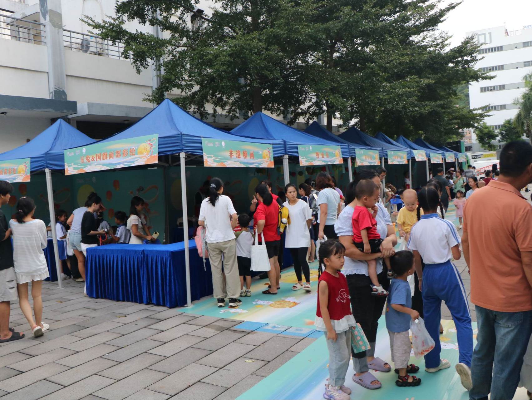 西丽街道阳光社区开展“月满中秋，共度国庆”双节主题活动