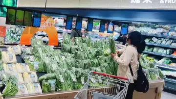 @深圳市民:米面粮油肉菜充足,按需选购