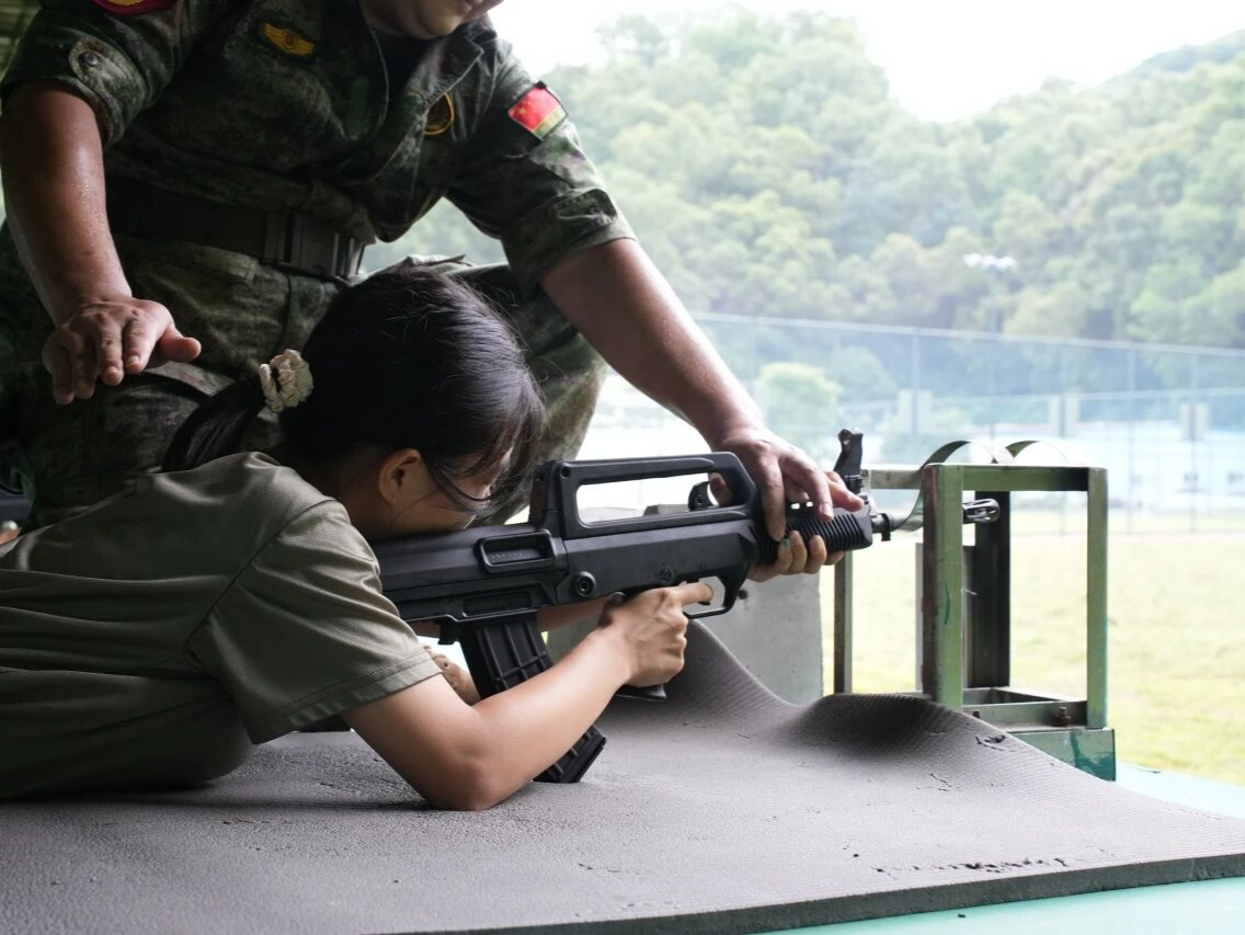 哈工大深圳校区“新兵”实弹射击打靶归来