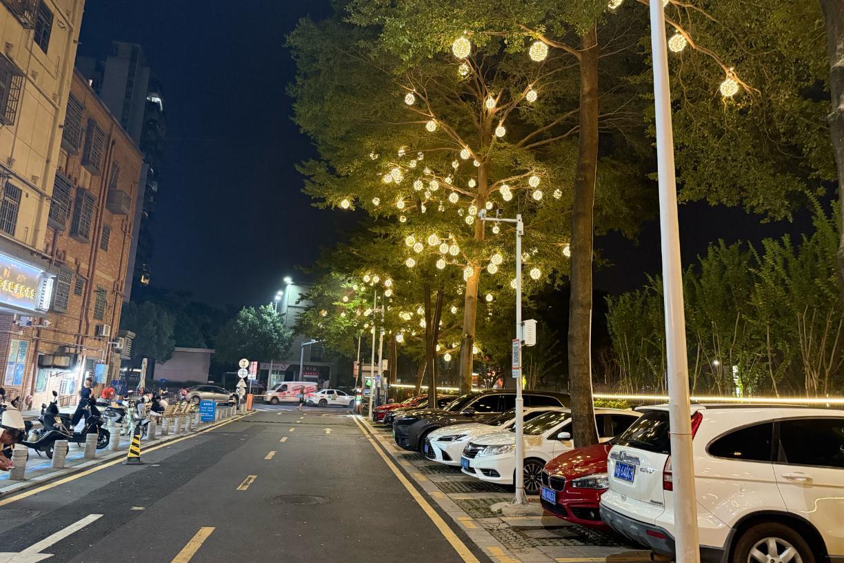 新羌社区商圈焕新点亮夜经济，打造夜间休闲新地标