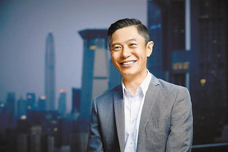 深圳气象主播周禹让传统天气预报变得好玩有趣，网友笑称：看他的天气播报有刷爽剧一样的快感