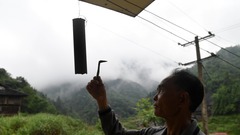 我在现场·照片背后的故事｜又是一年开学季，这些“钟”声响在大山里，也回荡在我心中