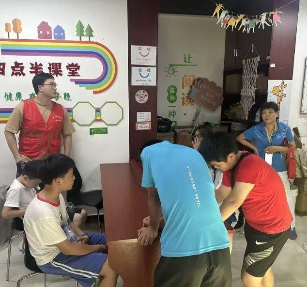 翠竹社区开展 “童学无忧 伴学成长”四点半学习课堂
