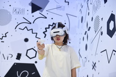 新华全媒＋丨服贸会上的科技新看点（1）