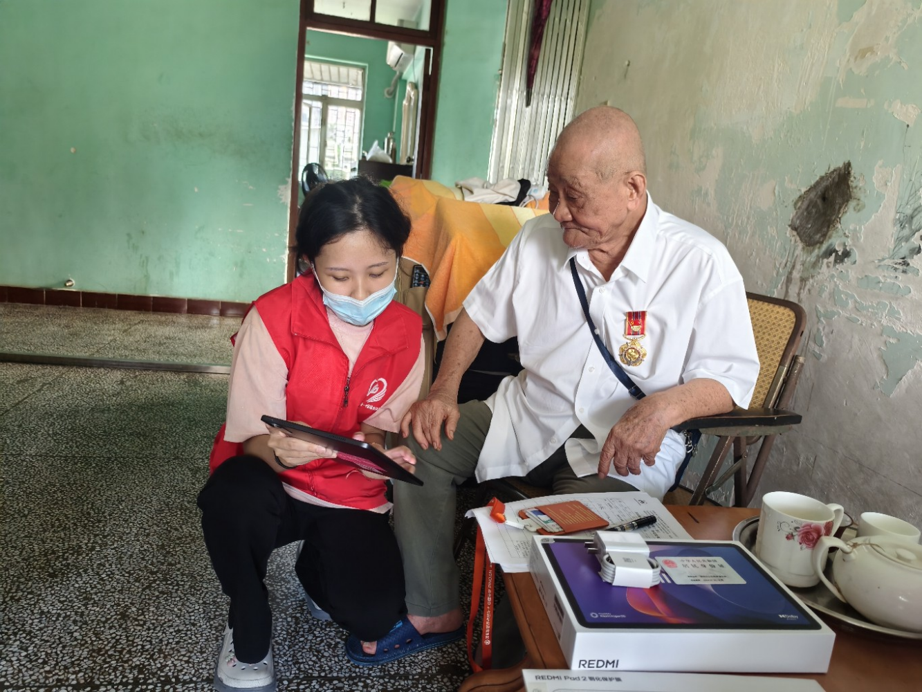 翠竹街道：科技赋能，助力高龄老人开启智慧生活