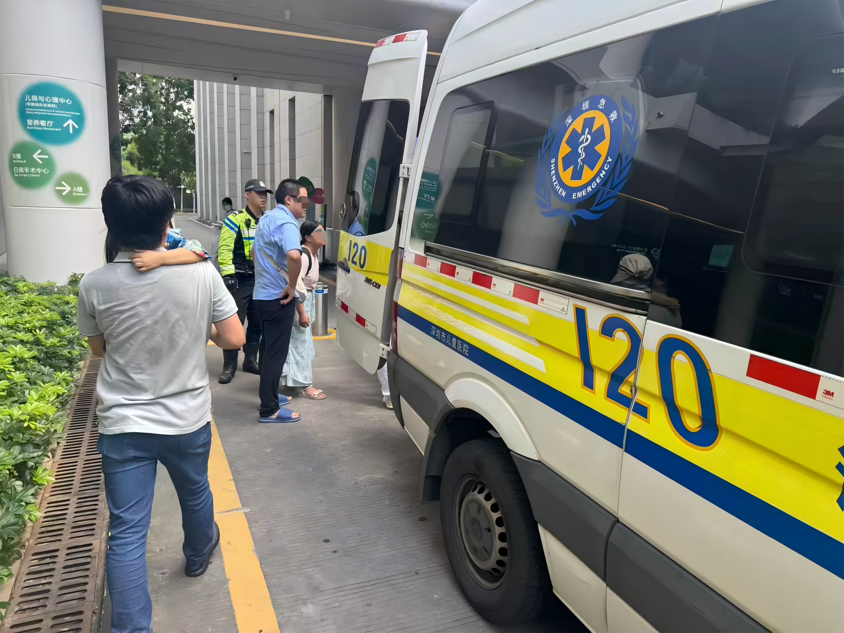 又是一次暖心开道！铁骑护送病危患儿转院
