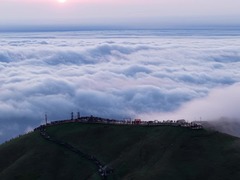 江西武功山：云海日出映青山