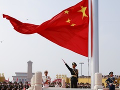 张威：在天安门广场执行过上千次升降国旗任务