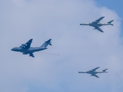 运油-20A以三种编组形式亮相阅兵场