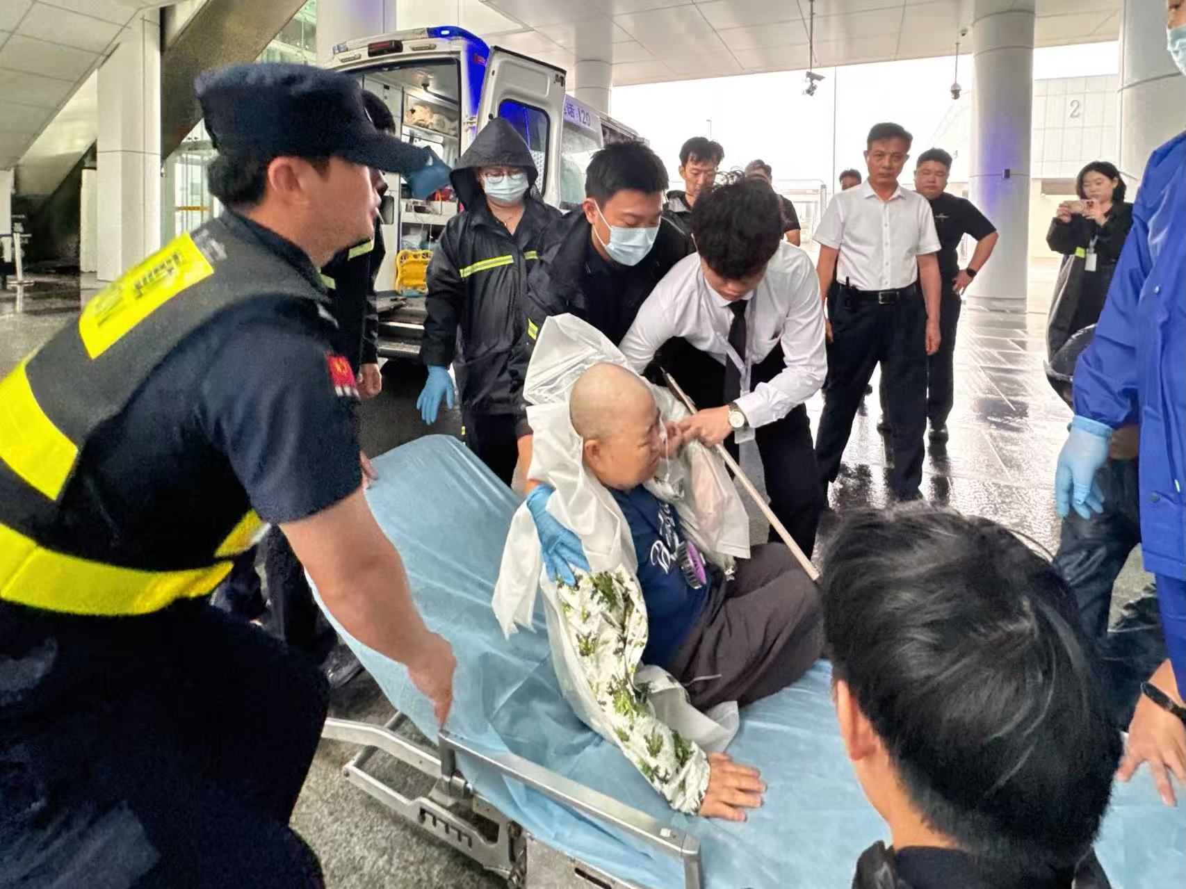 从救助到送医仅用21分钟！台风天莲塘口岸上演“极速救援”