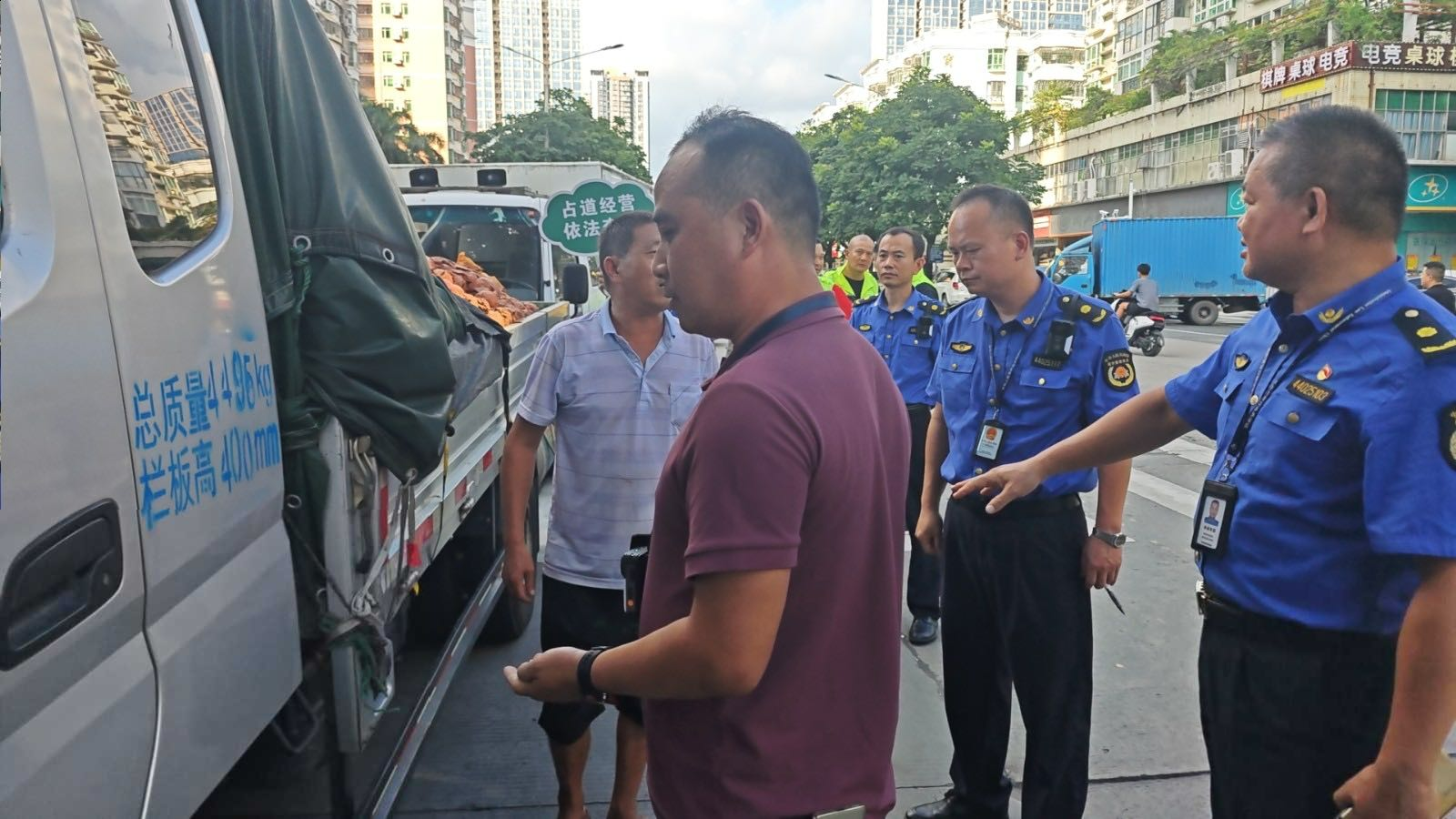 清道治顽还路于民!新安街道联合交警开展专项执法 | 城市共治 宝安焕新