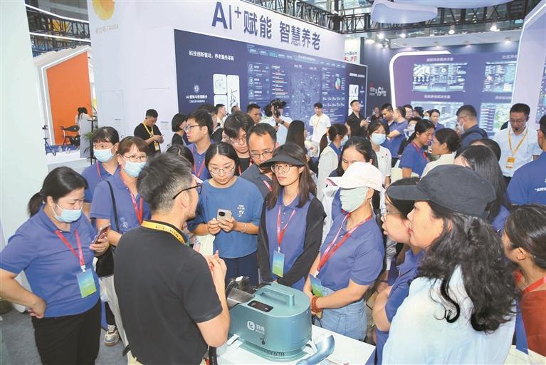 科技赋能银发产业，两大项目落户光明！2025深圳国际智慧养老产业博览会举行
