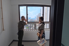 上海：老邻居相聚新房子 谈家桥小区迎居民回搬（5）