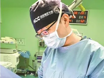 城市英雄 265期 | 肿瘤医院胸外科医生蔡松华:清华学霸的“如履薄冰”