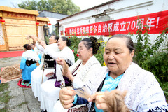 砥砺奋进七十载 天山南北谱华章|天山脚下“户儿家” 守望相助是一家（1）