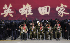 新华全媒+丨第十二批在韩中国人民志愿军烈士遗骸回国（13）