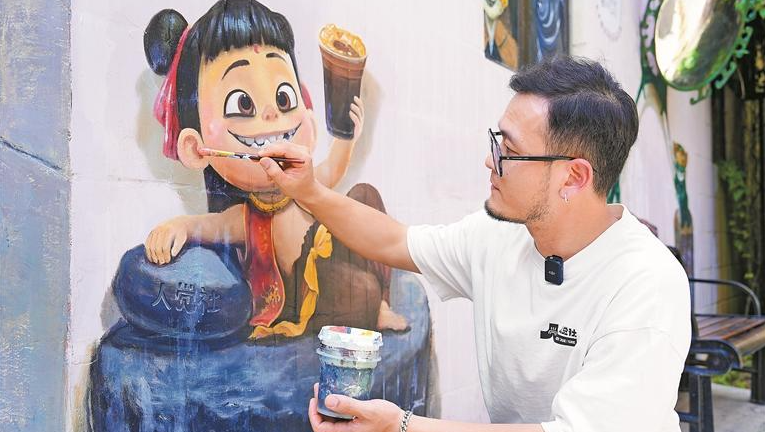 点亮寻常角落 用文化浇筑社区活力——龙华艺术家陈传沛一家六口与上围艺术村的共生之旅