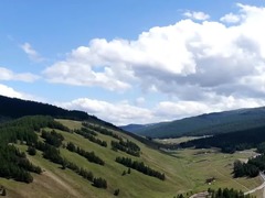 新疆红山嘴口岸：提升保障能力 服务旅客往来中蒙两国