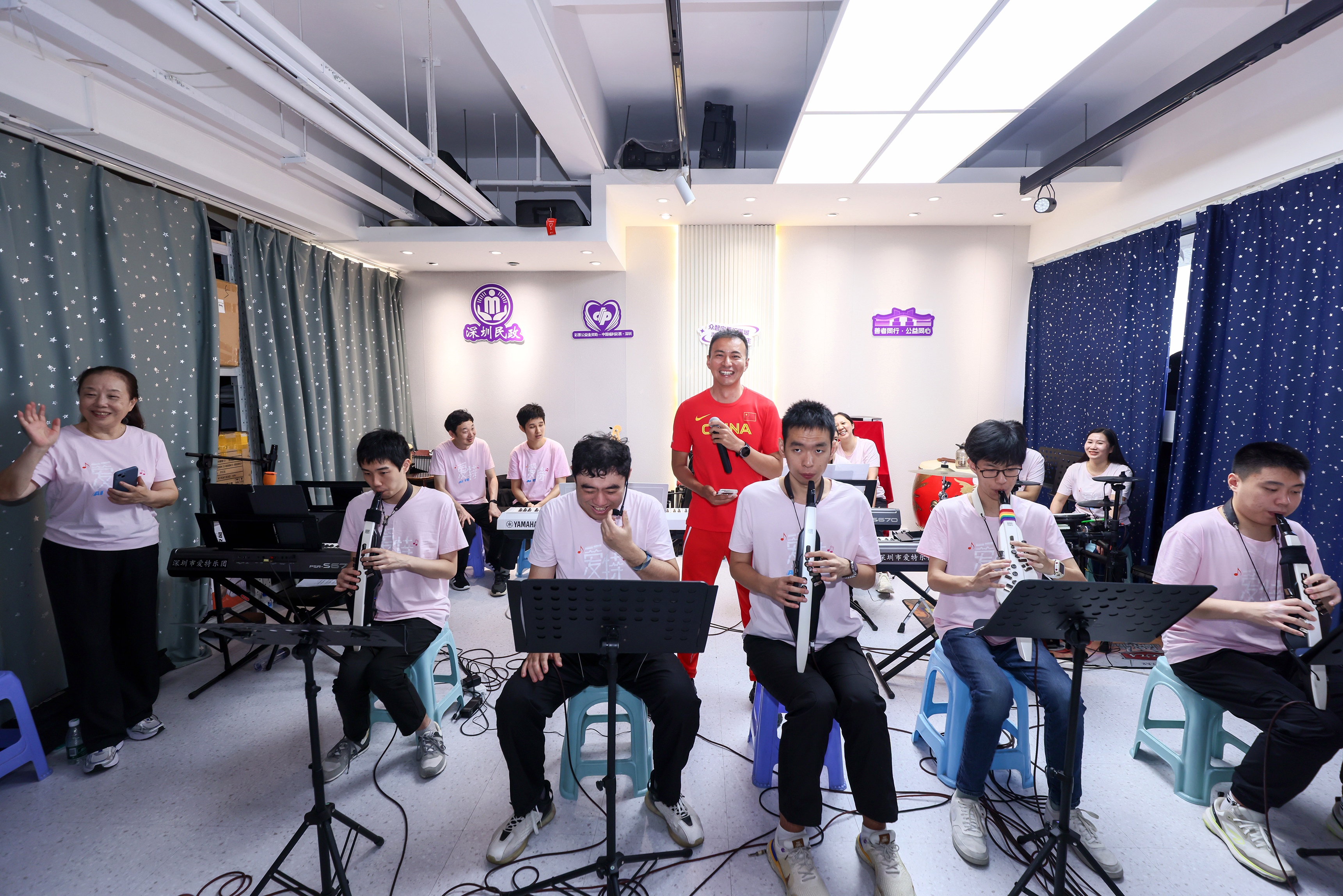 奥运冠军陈定与“星星的孩子们”共赴“音乐与体育”之约