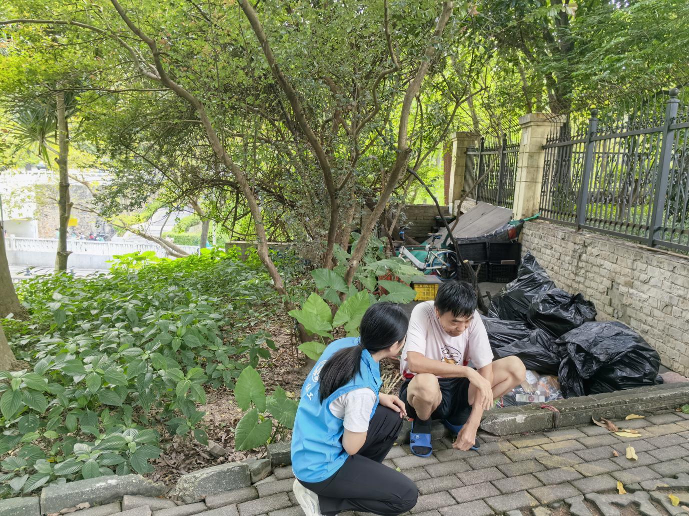 南山区双百社工风雨逆行 为困弱群体筑牢安全屏障