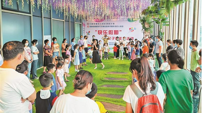 福城街道妇联与天虹购物中心跨界合作，把商场变成“亲子根据地”