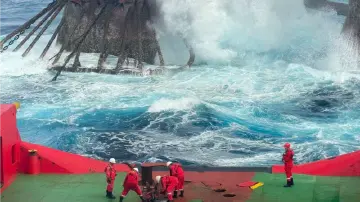 1700余人安全撤离,海上平台启动“无人模式”