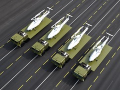 人工智能 空天争锋——记空中无人作战方队