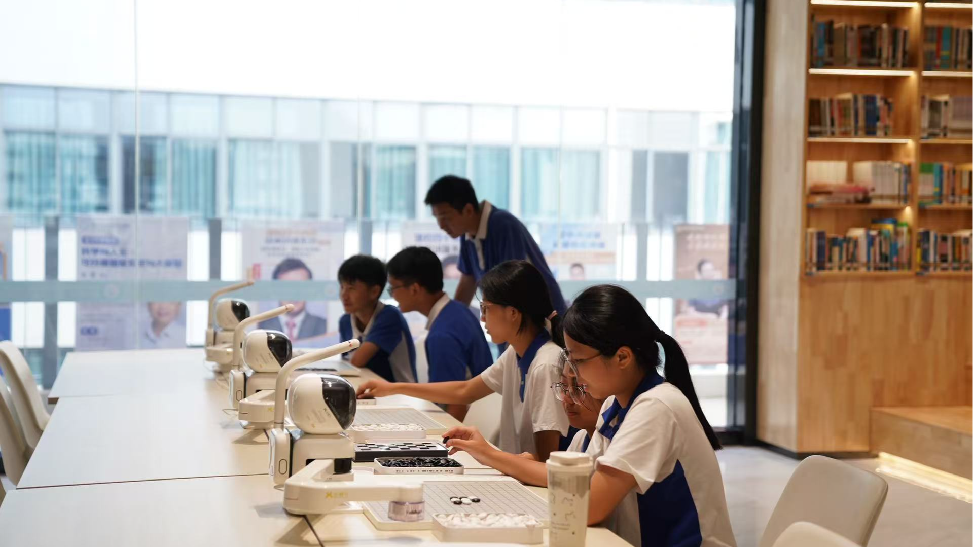 宝安区中小学和幼儿园平稳有序开学