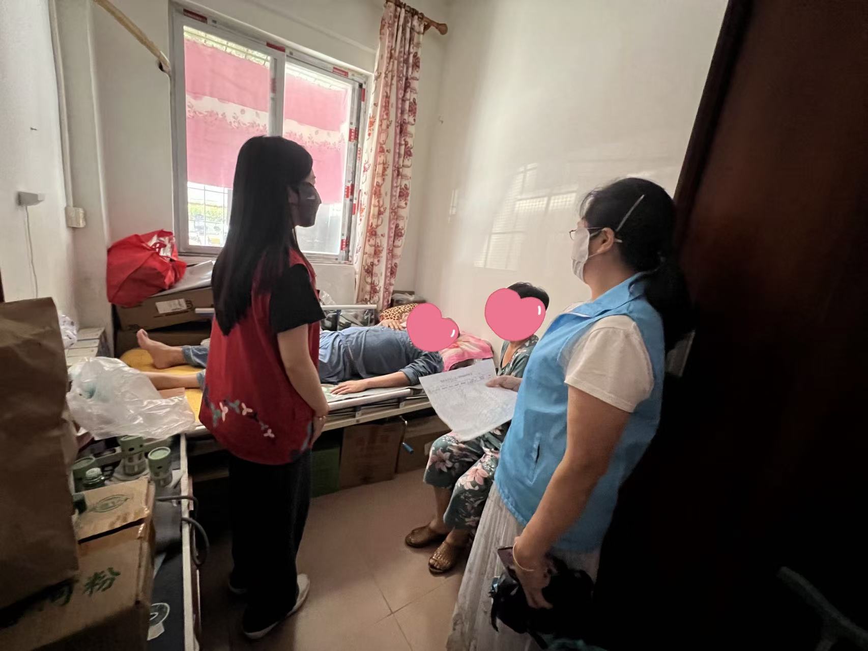 提前准备应急物资，替老弱群体想在前面！多社区开启防台风模式