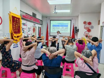 木头龙社区开展健康科普活动，专家手把手教长者科学护胃