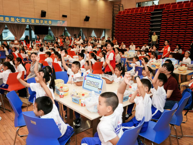 百名萌娃“刷”新纪录，深圳爱牙行动“齿”刻开始