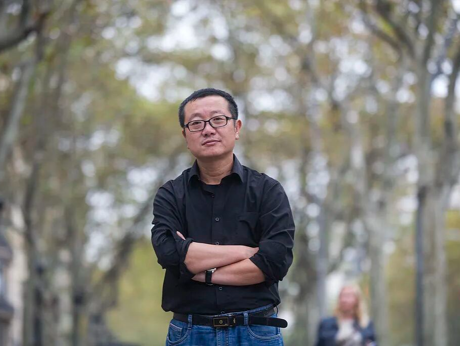 刘慈欣在《人民日报》撰文谈《三体》