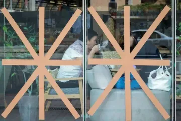 风王“桦加沙”正强势逼近!窗户贴“米”字胶带真的管用吗?|飞阅深圳