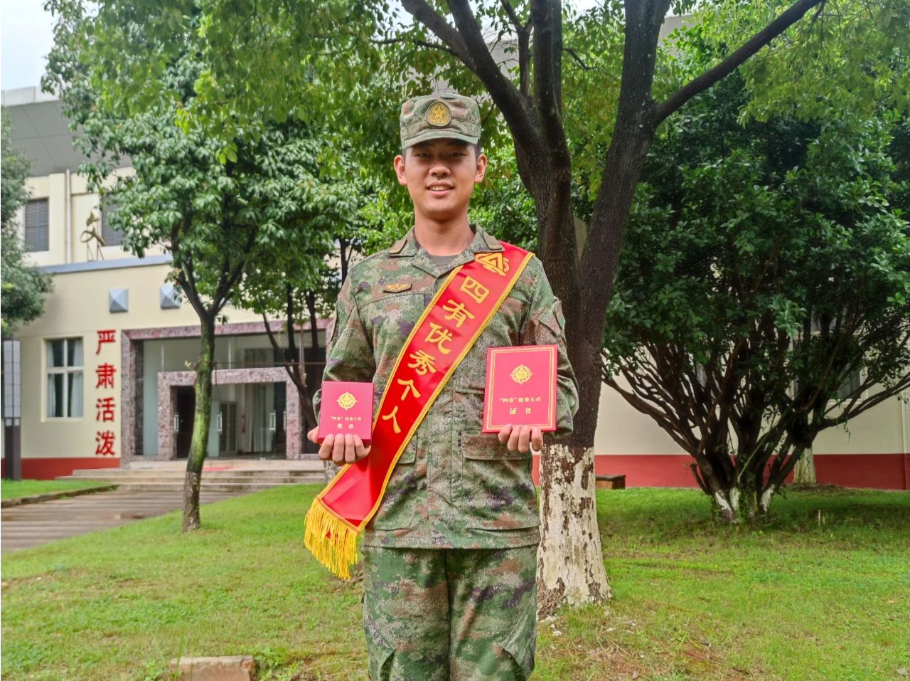 退役不褪色！深圳高校志愿者在全运会赛场续写军人担当