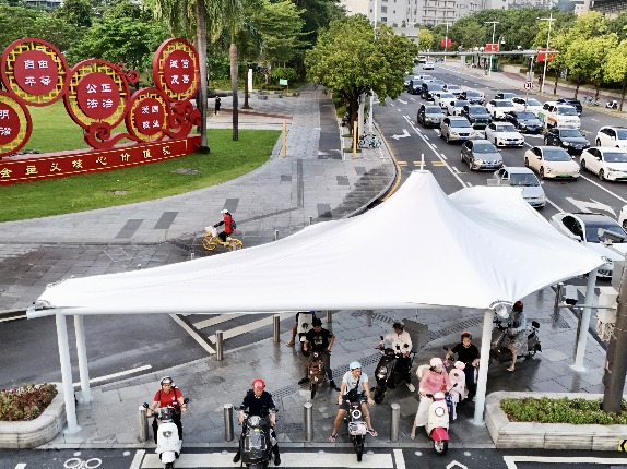 全域文明迎全运·百个好做法｜可抗风，还可拆卸！东莞街头“便民遮阳棚”国庆上线