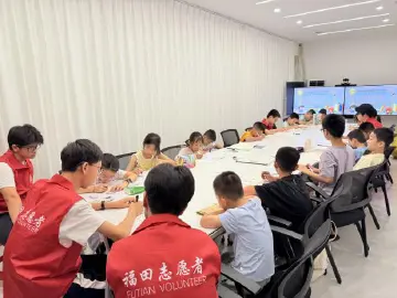 南园社区暑期假日学校圆满落幕：多元课程伴成长，点亮多彩假期