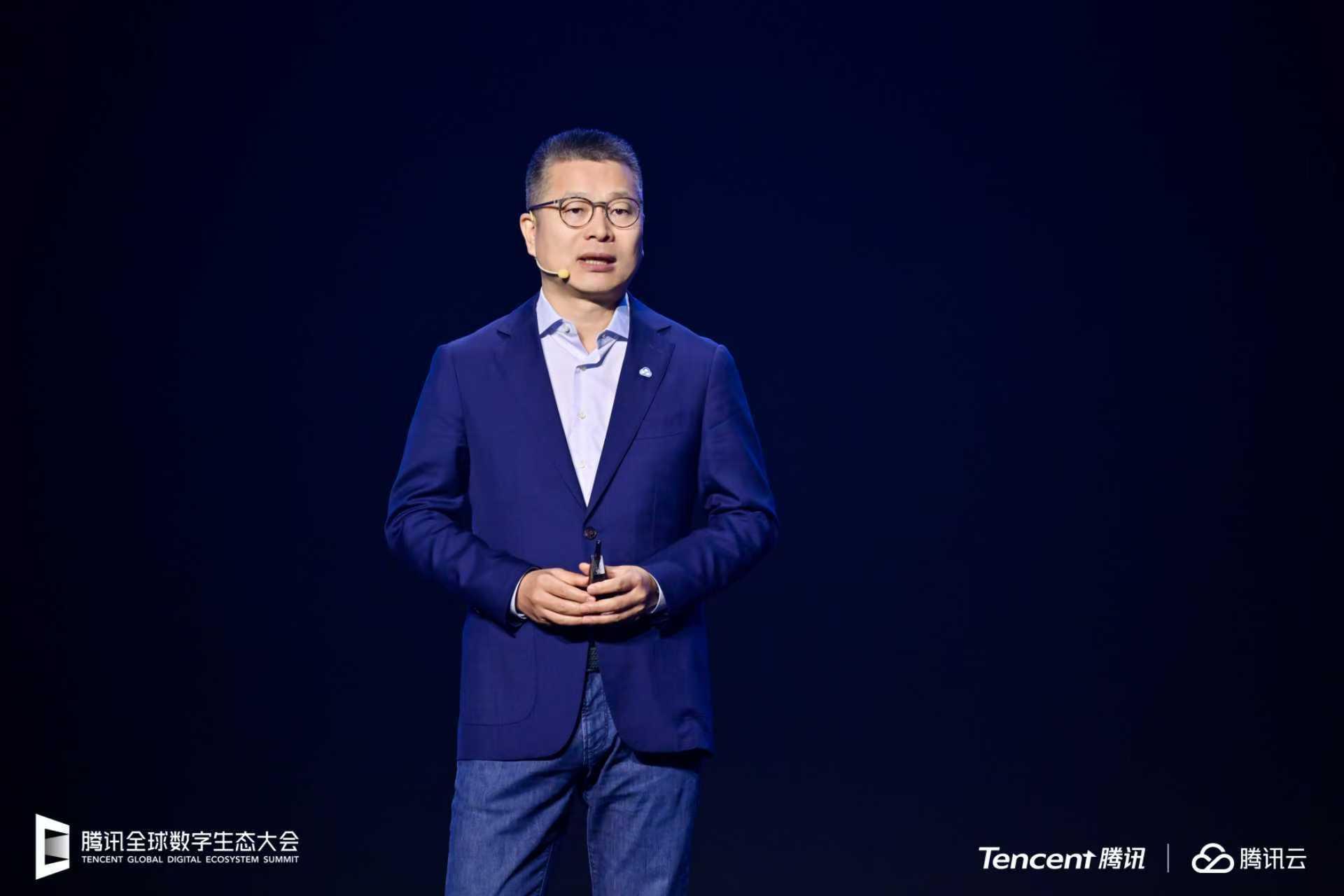 2025腾讯数字生态大会|腾讯副总裁李强：AI已成“必答题”，企业竞争进入效率比拼时代