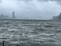 现场直击｜超强台风持续影响香港
